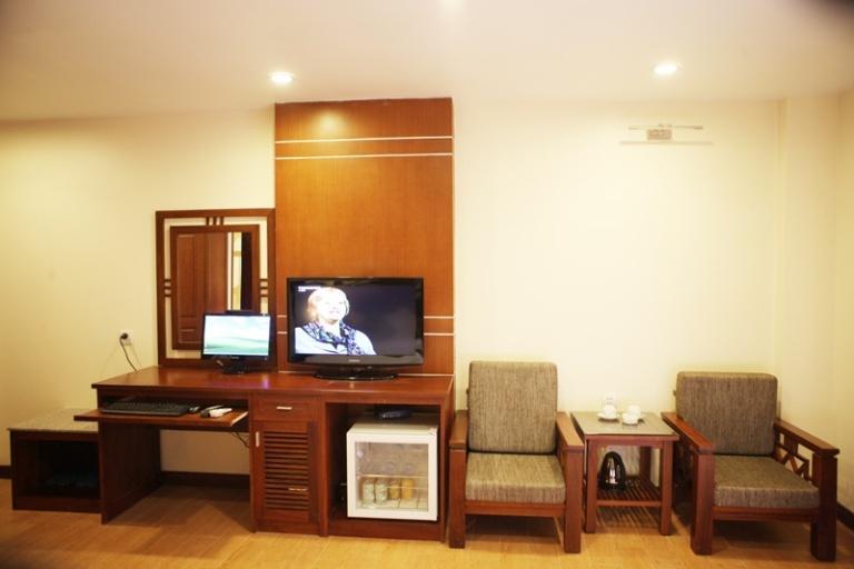 Prince Hanoi Hotel Exterior photo